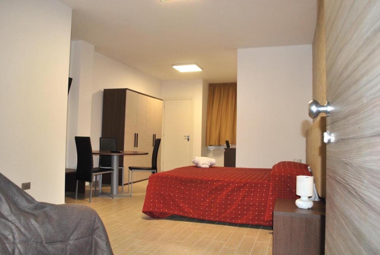 Piazza Dante Hotel Taranto Eksteriør billede