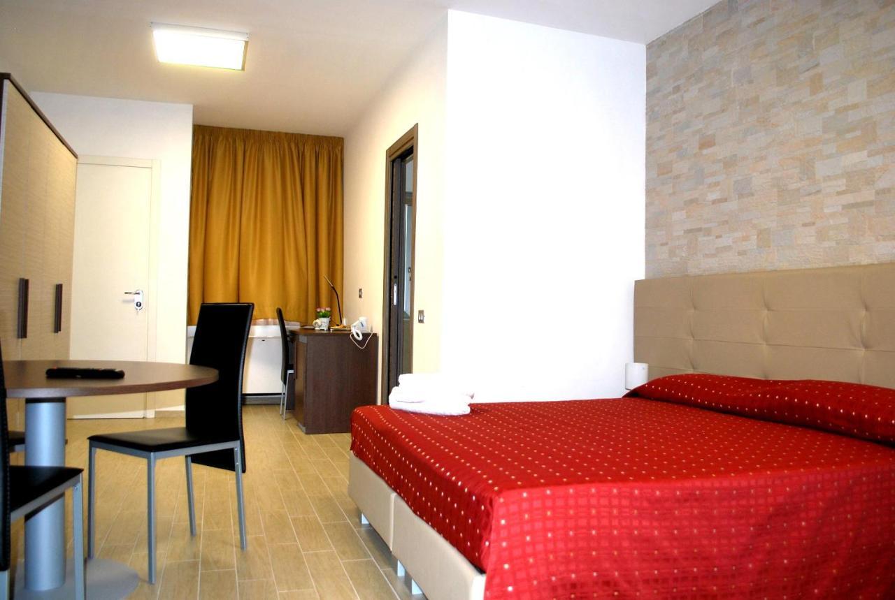 Piazza Dante Hotel Taranto Eksteriør billede