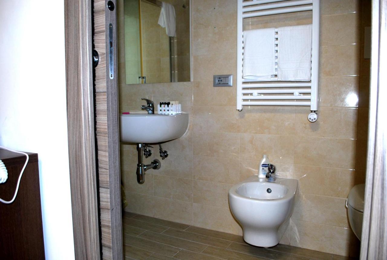 Piazza Dante Hotel Taranto Eksteriør billede