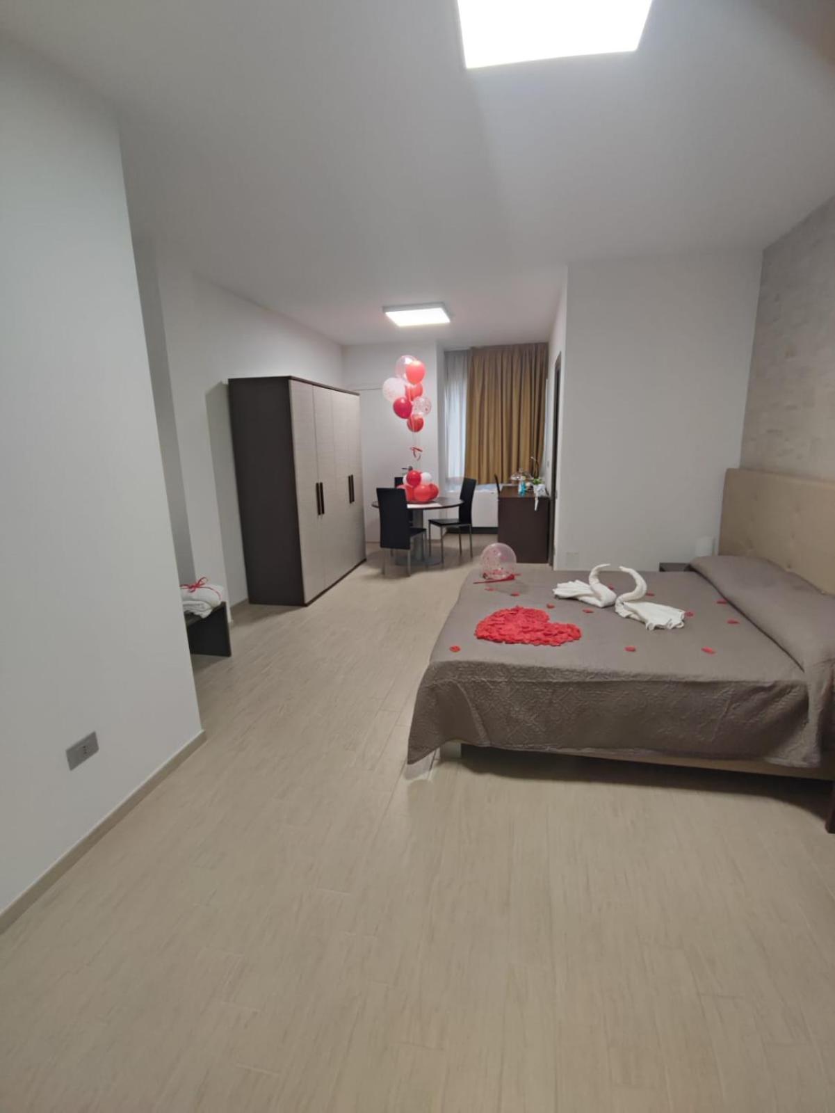 Piazza Dante Hotel Taranto Eksteriør billede